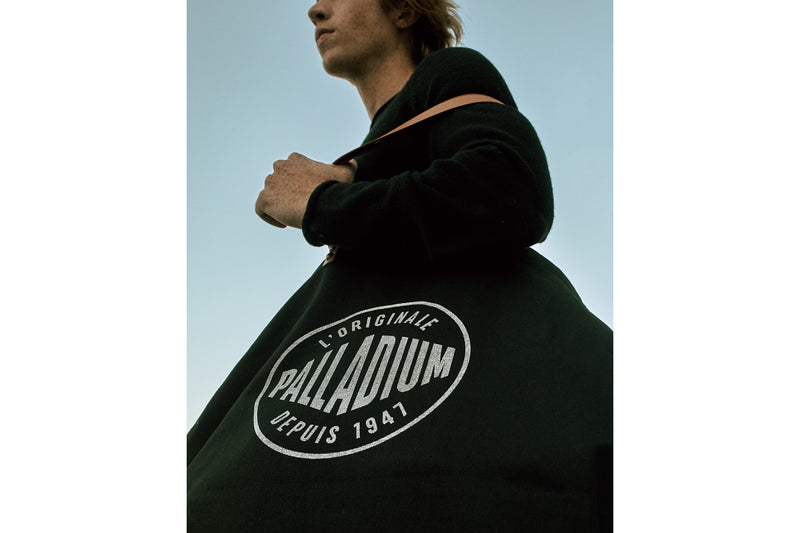 Black Men's Palladium Round Logo Tote Bags | 1290VAJQZ